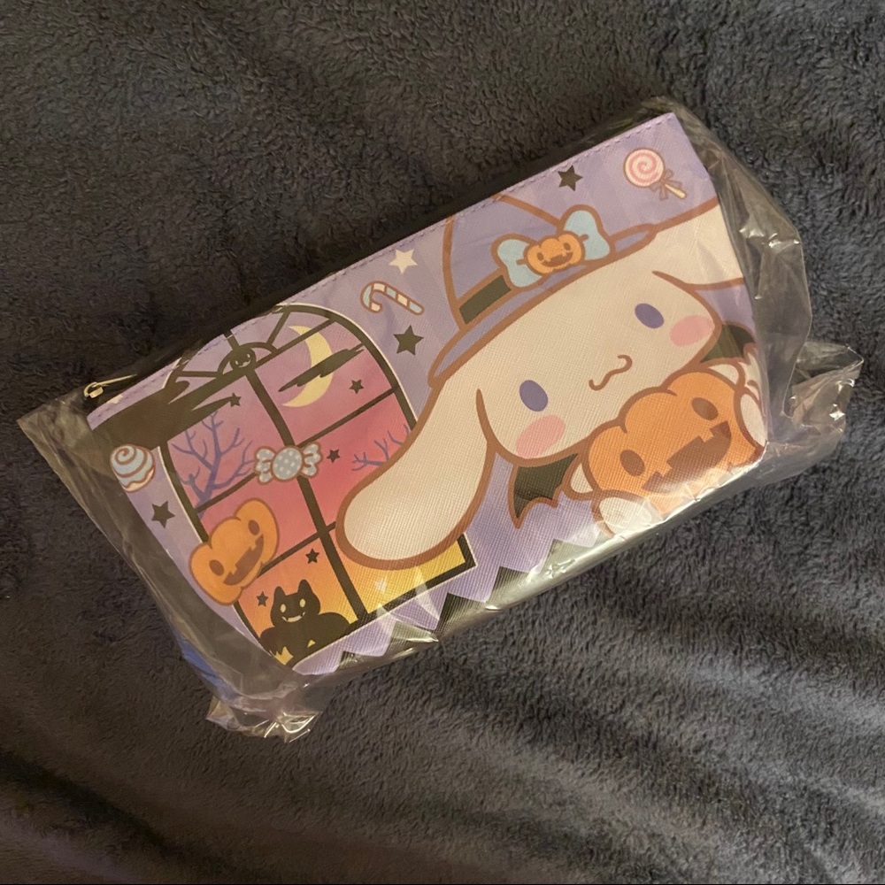 Cinnamon roll kawaii Sanrio Halloween pouch 🍭💞🎃